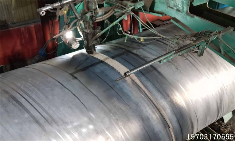 <font color='#FF0000'>螺旋鋼管</font>